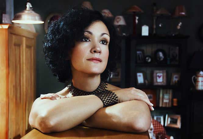 從“富有靈感的創造者”到“自我毀滅的人” ——四號自我型的高層光輝及九個健康層級