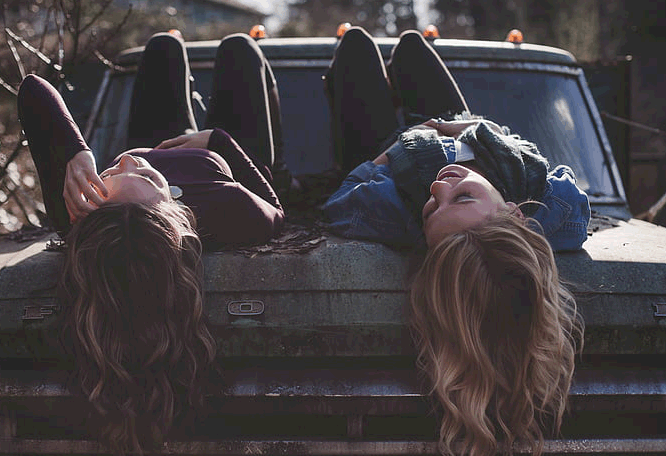 九型側(cè)翼8w9：具有第九型翼型的第八型人：忍讓者