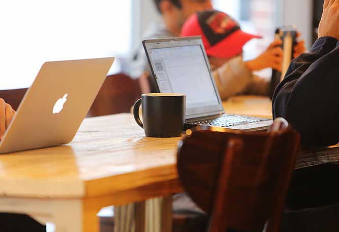 克勞迪奧.納蘭霍