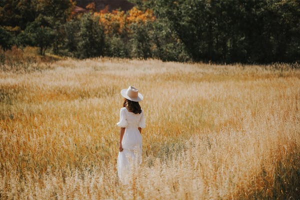 九型人格4號的陰暗面：他們?yōu)槭裁纯偸歉杏X不同？